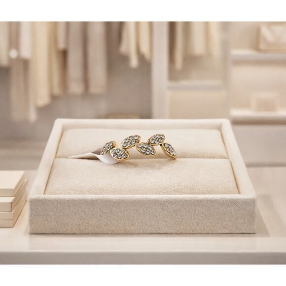 Stainless Steel Gold Rhinestone Leaf Pattern Ring Size 10  New - Picture 2 of 2